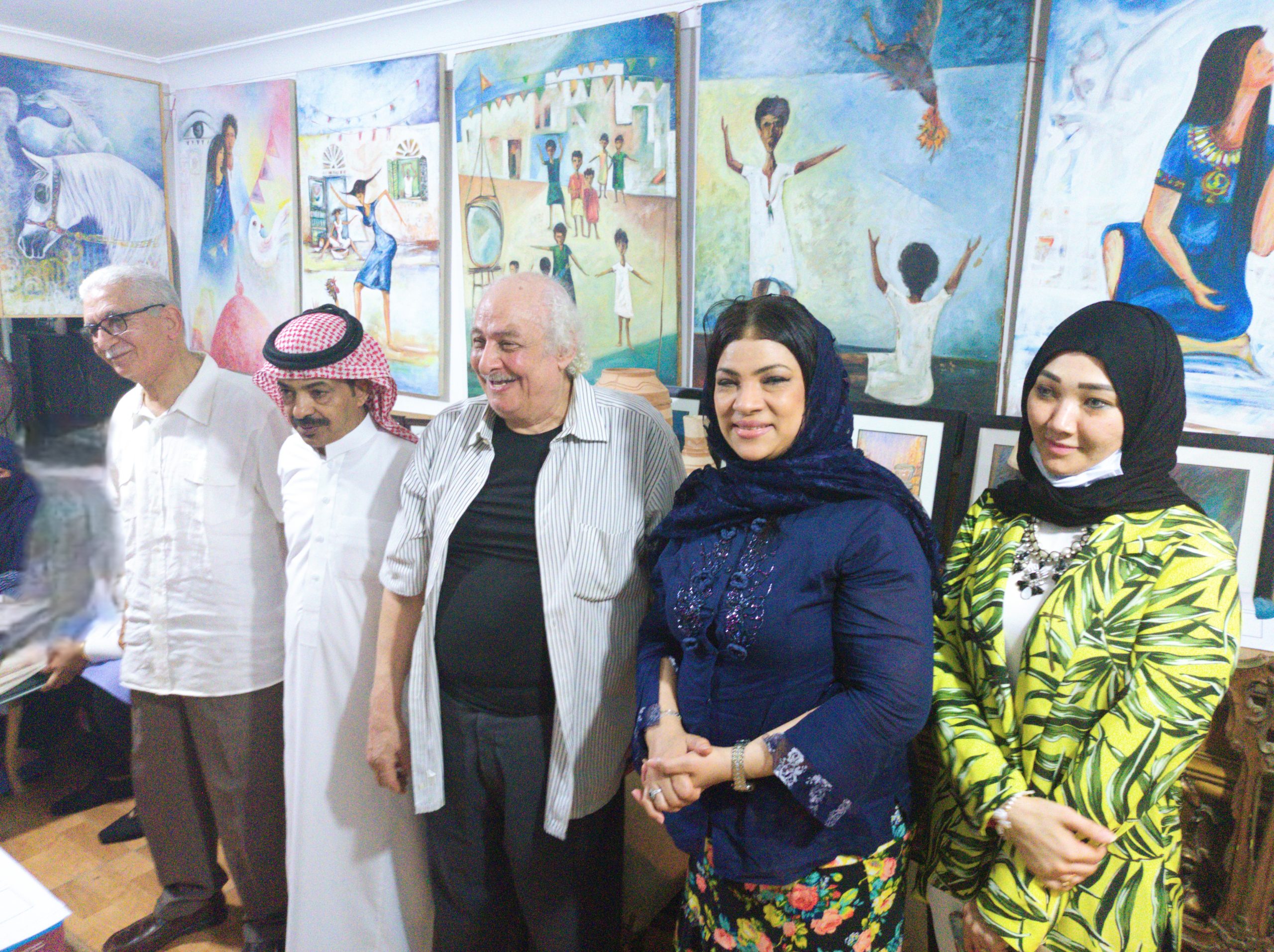 بالصور..د.عرينة الشيمي في ملتقي الفن التشكيلي العربي